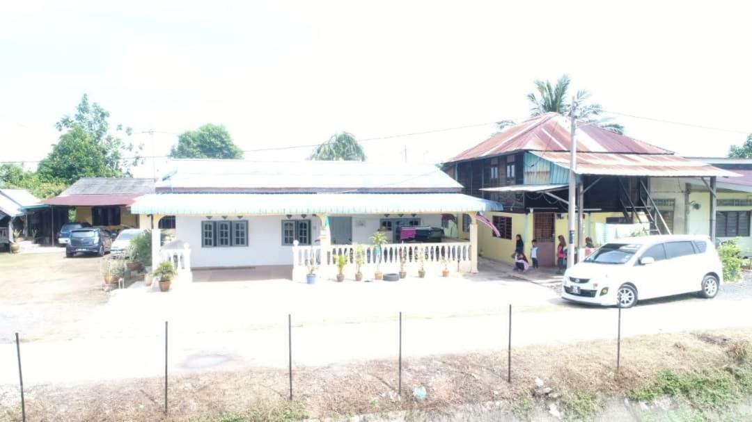 Homestay Damai Sri Kota Kepala Batas  Exterior photo